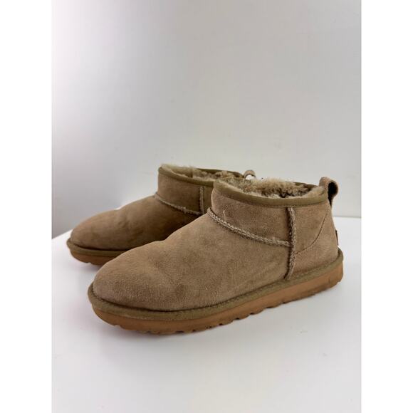 UGG Classic Ultra Mini Womens Bootie 8 Antelope Suede Ankle Boot 1116109 RARE - Picture 2 of 8